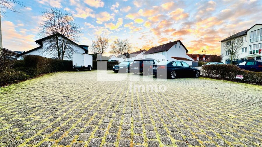 Kompaktes EG Apartment mit Terrasse, Kellerraum und KFZ Stellplatz - PKW Stellplatz / Sondernutzung